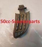Voetsteun Yamaha Maxster rechts 5HTF74400000 origineel gebru, Ophalen of Verzenden, 50ccscooterparts, Info@50cc-scooterparts.nl