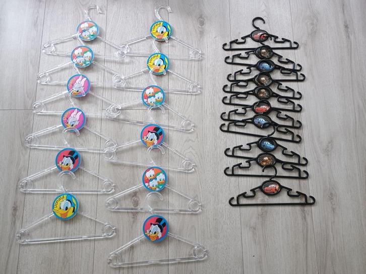 Kinder Kleding Hangers, Kleding | Dames, Kledinghangers, Zo goed als nieuw, Overige materialen, Kinderen, Ophalen of Verzenden