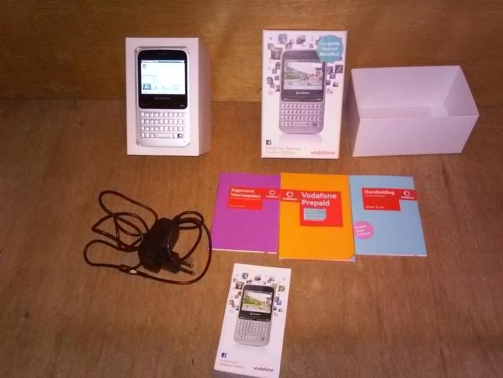te koop vodafone 555 facebook mobieltje nieuw in doos, Telecommunicatie, Mobiele telefoons | Samsung, Nieuw, Overige modellen