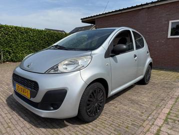 Peugeot 107 1.0 APK 4-8-2026 Nieuw model Airco 5 drs beschikbaar voor biedingen