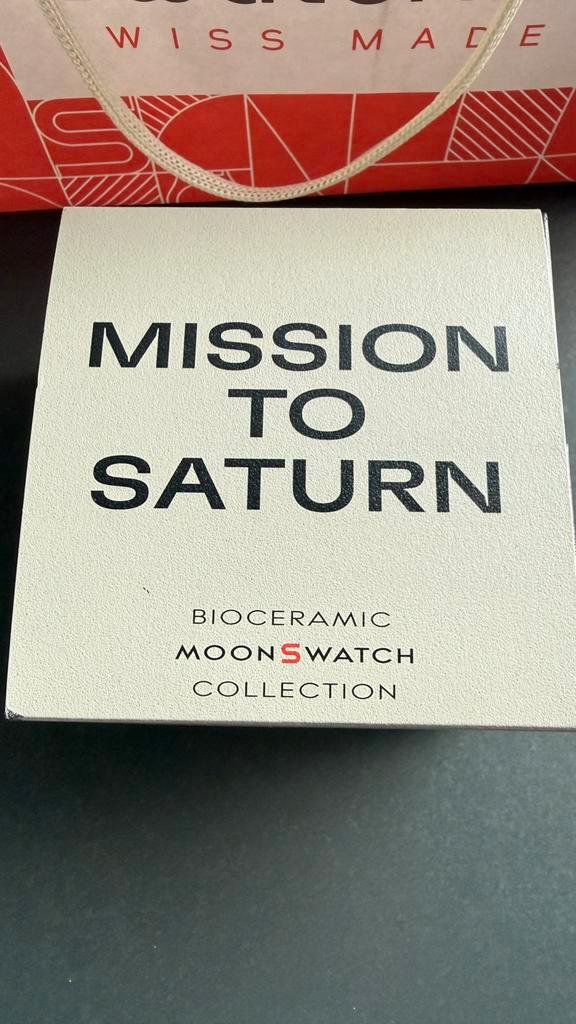MoonSwatch Mission to Saturn - Nieuwstaat!, Sieraden, Tassen en Uiterlijk, Horloges | Heren, Zo goed als nieuw, Polshorloge, Swatch
