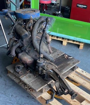 Ford v4 motor 2 liter compleet met versnelling bak beschikbaar voor biedingen