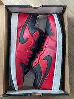 Nike Air Jordan 1 Low Rood/Zwart sneakers bnib sneaker, Zwart, Nike, Nieuw, Ophalen of Verzenden