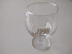 Nieuw bierglas op voet Heineken 1998, Ophalen of Verzenden, Nieuw, Glas of Glazen, Heineken