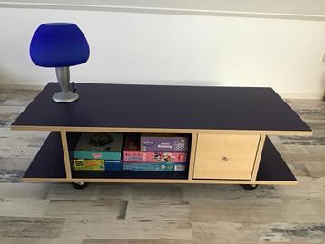 Blauw TV Kastje op Wielen - Zo Goed Als Nieuw beschikbaar voor biedingen