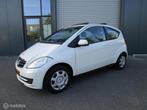 Mercedes A-klasse 150 Classic 145dkm Schuifdak Airco Org NL, Auto's, Voorwielaandrijving, Stof, Zwart, 1095 kg
