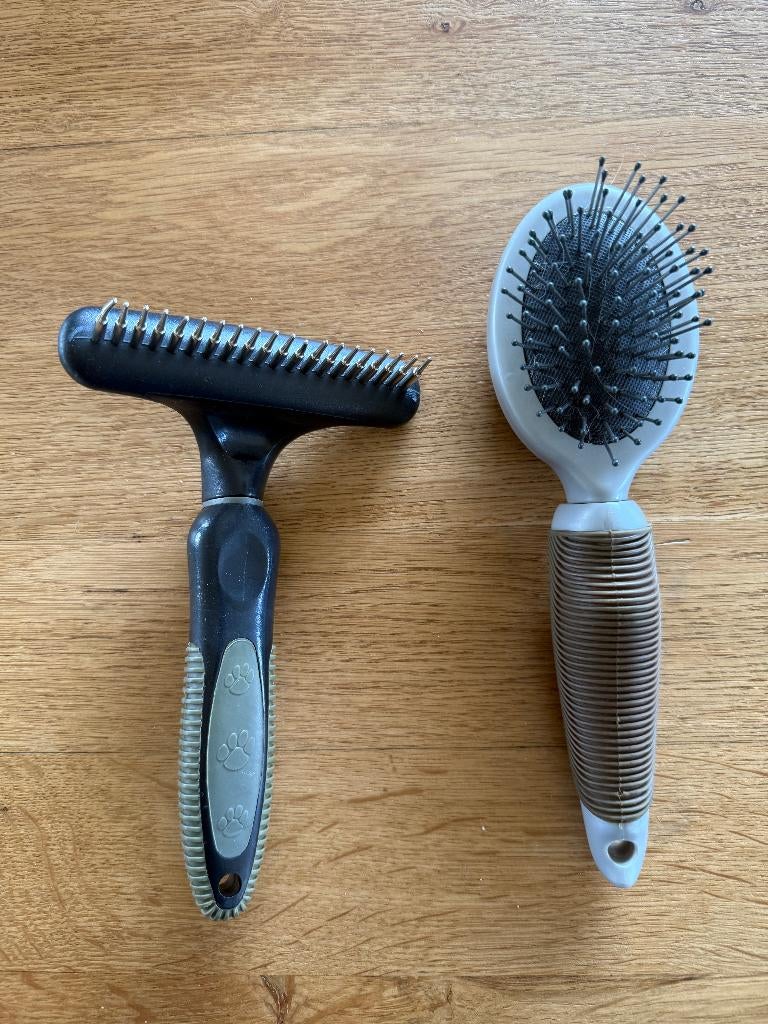 Hondenborstel en kam, Dieren en Toebehoren, Honden-accessoires, Ophalen of Verzenden, Gebruikt