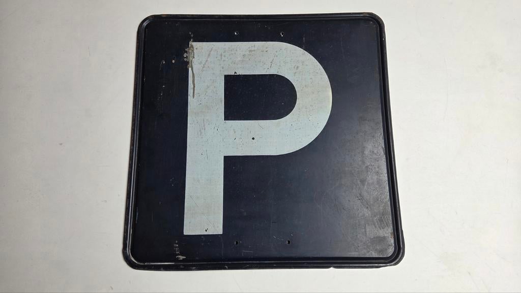 Vintage Parkeerbord 'P' - Donkerblauw met Wit, Ophalen, Gebruikt