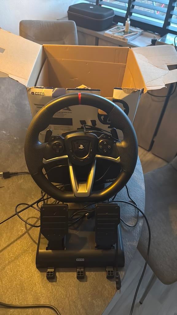 HORI Racing Wheel - Stuur + Pedalen - PS5 / PS4 / PC, Spelcomputers en Games, F, F, Refurbished, Ophalen of Verzenden