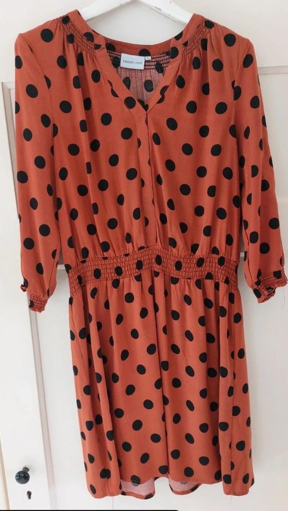 Polkadot jurk van Trend One maat 42, Ophalen of Verzenden, Zo goed als nieuw, Maat 42/44 (L), Knielengte