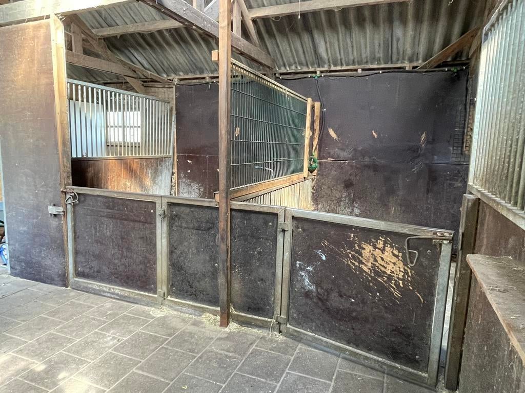 Staldeuren en tussenwand, Dieren en Toebehoren, Stalling en Weidegang, Stalling, 2 of 3 paarden of pony's