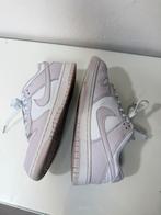 Nike Dunks light violet, Kleding | Dames, Schoenen, Ophalen of Verzenden, Zo goed als nieuw, Sportschoenen