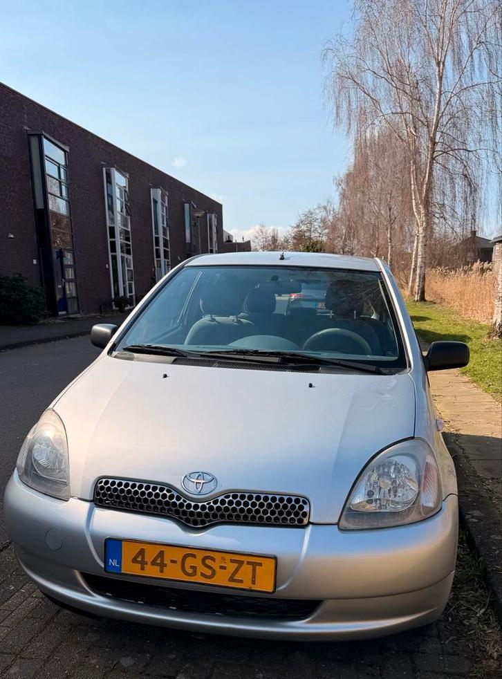 Toyota Yaris 1.3 16V 3DR Linea SOL|automaat | 2001 Grijs, Auto's, Toyota, Particulier, Yaris, Benzine, C, Hatchback, Automaat