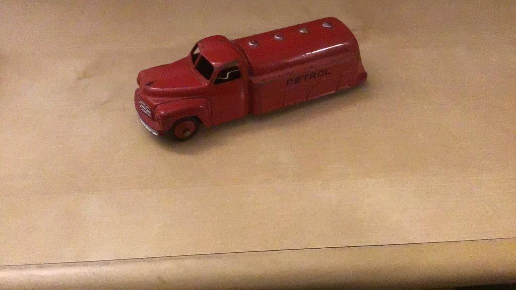 DINKY TOYS STUDEBAKER PETROL 1950-1952 VRIJ ZELDZAAM MODEL, Ophalen of Verzenden, Gebruikt, Auto, Dinky Toys
