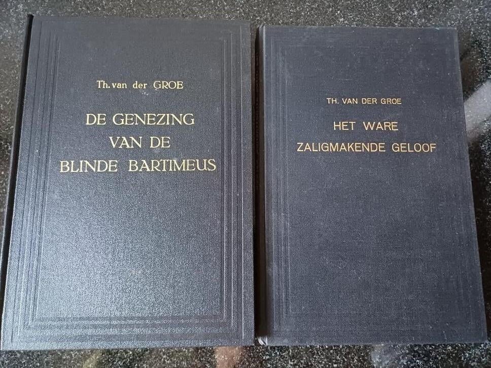 Twee boeken van Th. van der Groe, Ophalen of Verzenden, Gelezen