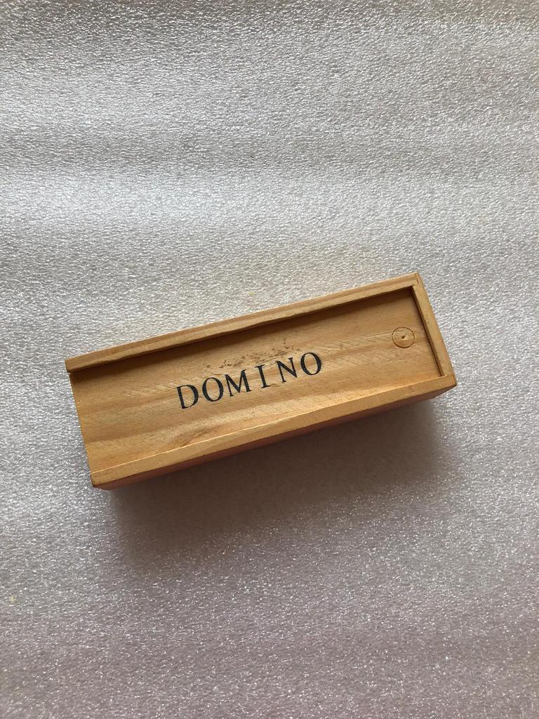 Houten domino met spelregel, Ophalen of Verzenden, Zo goed als nieuw