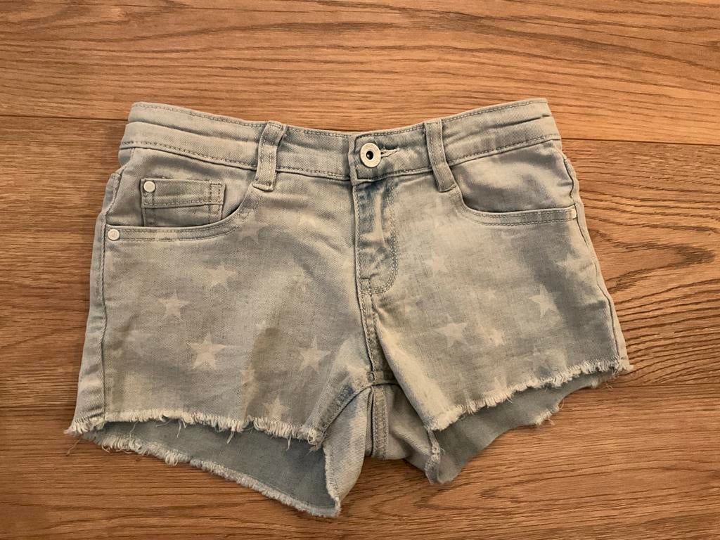 Korte jeansbroek met sterretjes - Maat 140, Ophalen of Verzenden, Gebruikt, Meisje, Broek