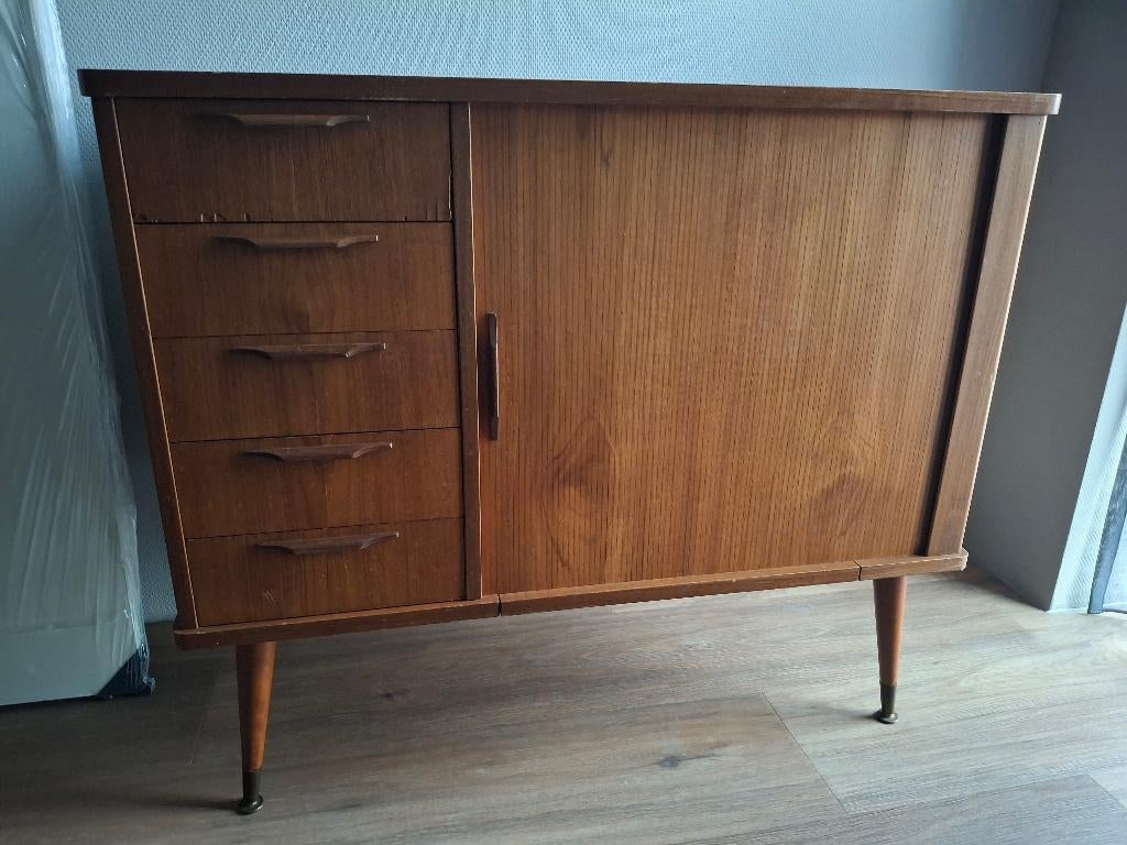 Dressoir naaikastje Aristo met Husqvarna Combina naaimachine, Ophalen