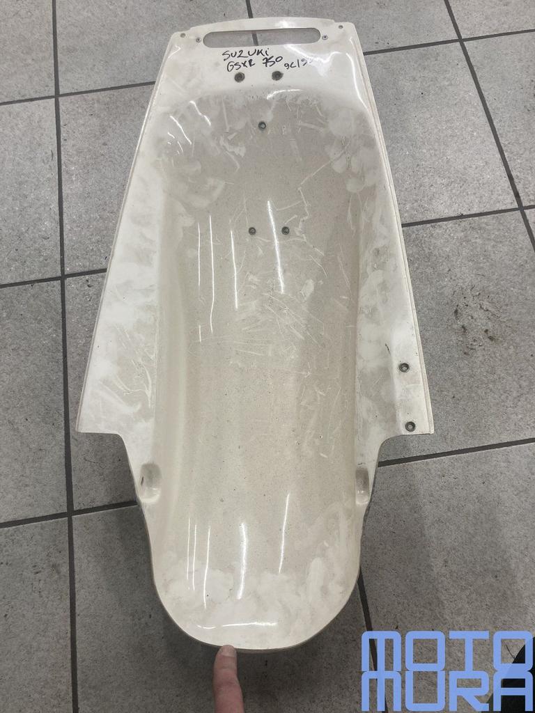 undertail Suzuki GSXR 750 W 1992 - 1993 spatbord under tail, Motoren, Onderdelen | Suzuki, Nieuw, Ophalen of Verzenden