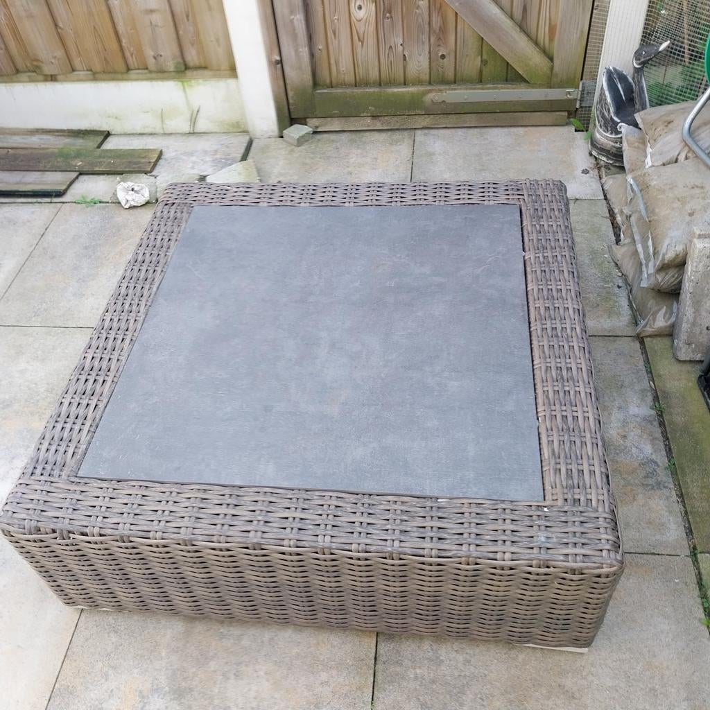 Wicker tuintafel 1x1x0.35, Ophalen, Gebruikt