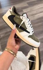 Travis Scott Olive maat 39, Kleding | Dames, Ophalen of Verzenden, Nieuw, Overige kleuren, Sneakers of Gympen