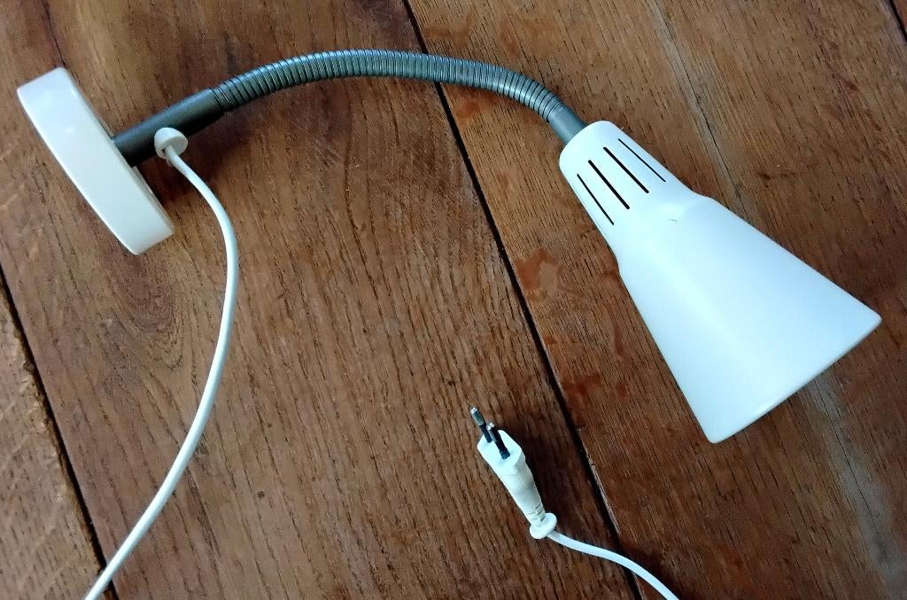 Vintage wandlamp - Ikea Kvart ecru/wit - leeslamp - jaren 80, Ophalen of Verzenden, Gebruikt, Metaal