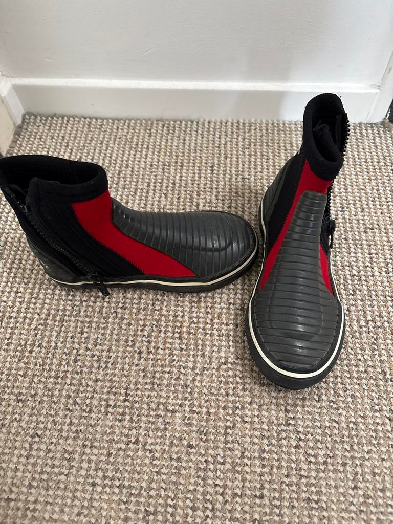 Zeil- of surfschoenen / laarzen - Maat 32/33, Watersport en Boten, Watersportkleding, Ophalen of Verzenden, Zo goed als nieuw