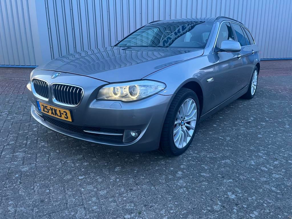 BMW 5-Serie 520I 135KW Touring Aut8 2012 Nwe APK, Euro 5, Zwart, 4 cilinders, 2000 kg