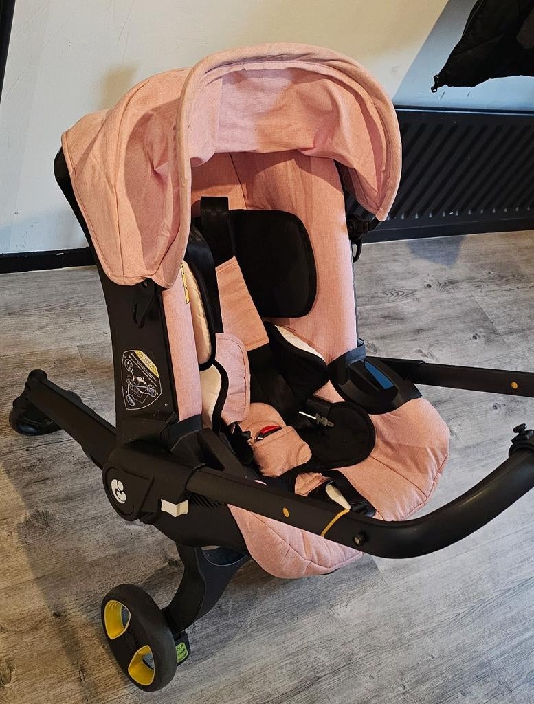 Roze autostoel / kinderwagen 2in1, Kinderen en Baby's, Autostoeltjes, Autogordel, Zo goed als nieuw, 0 t/m 13 kg, Ophalen