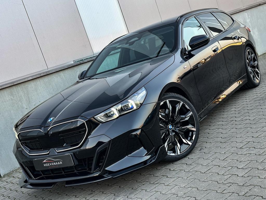 BMW 5-serie Touring 520i M-sport 21Inch M5 Performance H&K C, Auto's, Automaat, Achterwielaandrijving, Gebruikt, Zwart