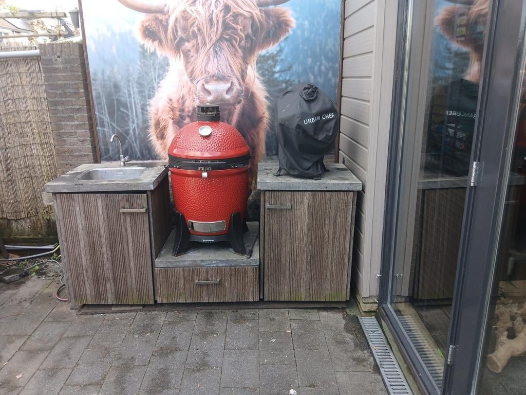 Buitenkeuken met betonnen blad en spoelbak, Ophalen