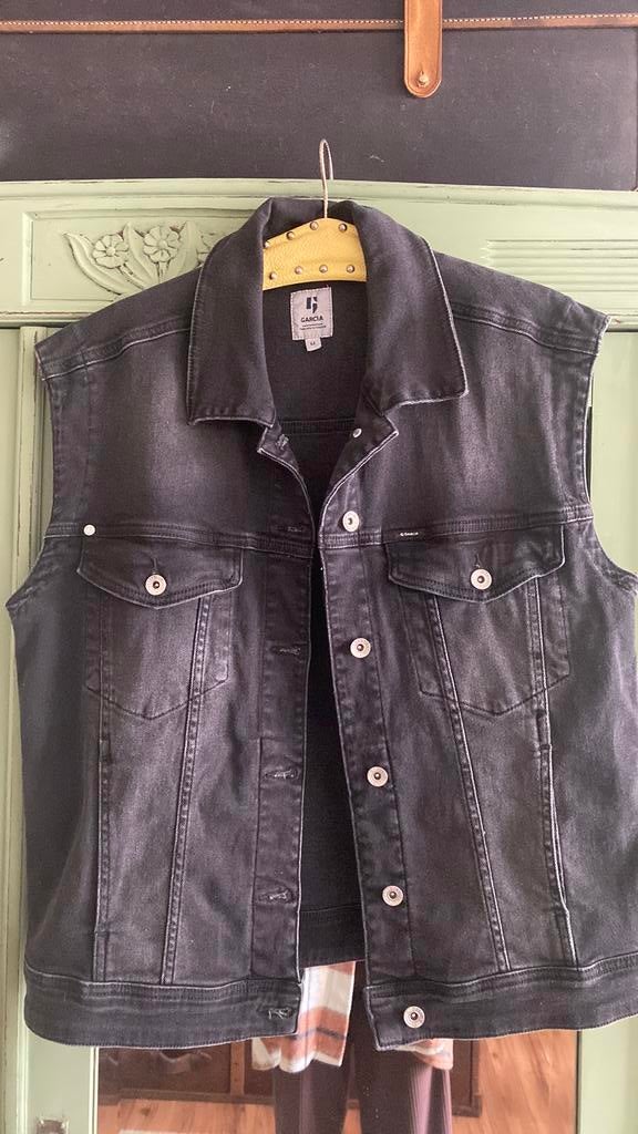 Zwarte spijkerstof bodywarmer merk  Garcia maat M, Kleding | Heren, Bodywarmers, Ophalen of Verzenden, Zo goed als nieuw, Maat 48/50 (M)