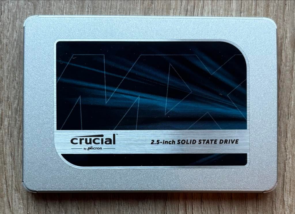 Crucial MX500 1TB SSD - (nieuw), Computers en Software, Harde schijven, Intern, Server, Ophalen of Verzenden, Zo goed als nieuw