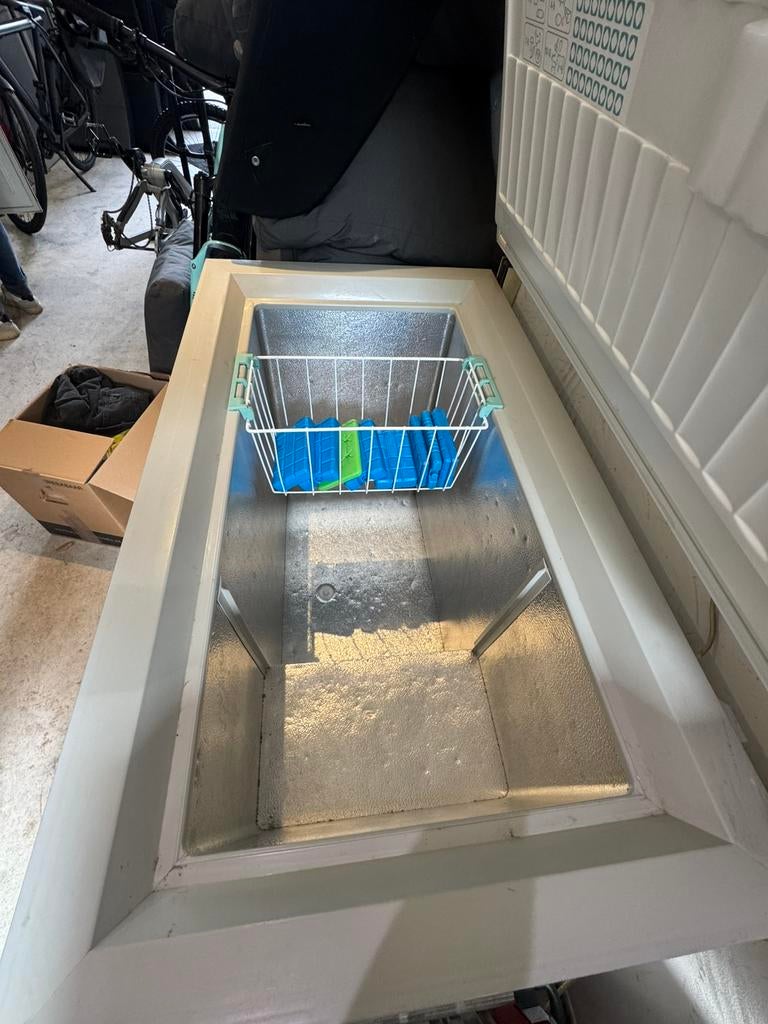 Diepvries kist, Witgoed en Apparatuur, Vriezers en Diepvrieskisten, Ophalen of Verzenden, Zo goed als nieuw, 90 cm of meer, 85 tot 120 cm