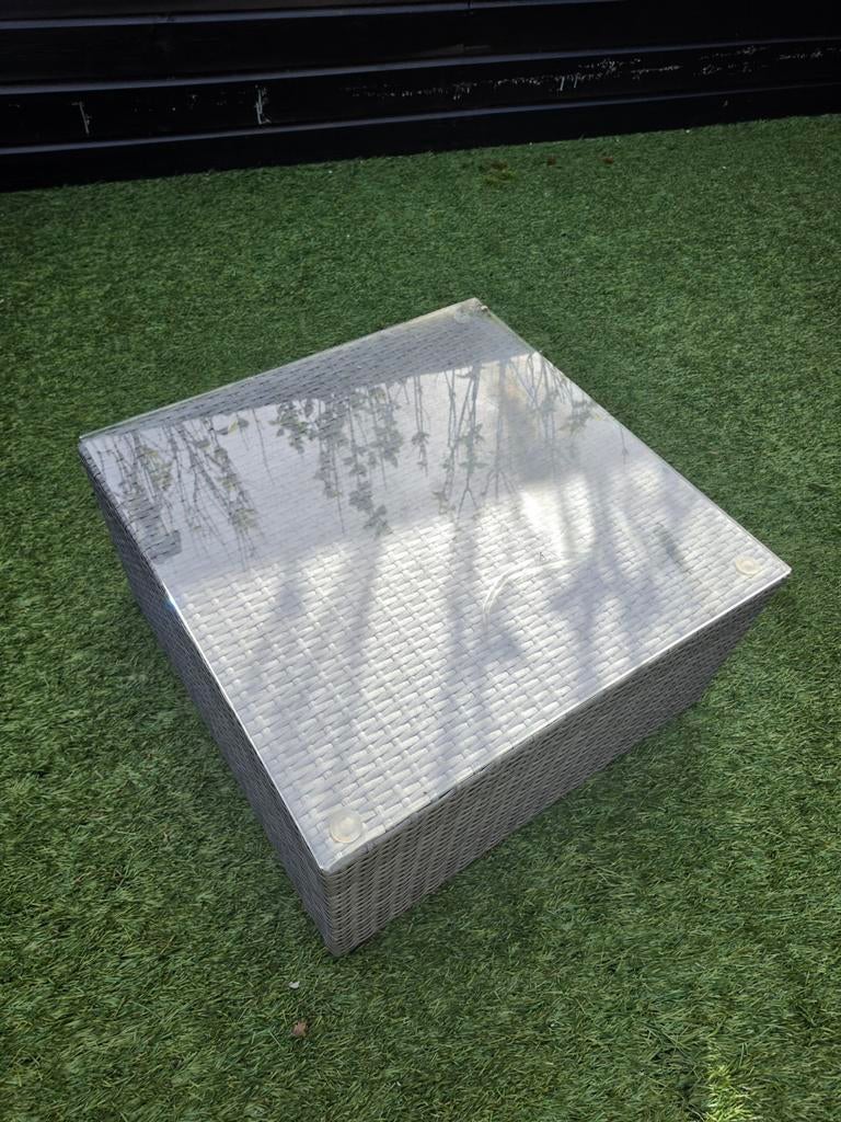 Tuintafel met glasplaat, Ophalen, Gebruikt