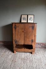 Prachtige antieke Spaanse noten houten voorraad kast., Verzenden