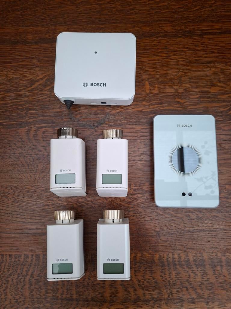 Bosch EasyControl thermostaat + adapter en 4 slimme knoppen, Doe-het-zelf en Verbouw, Thermostaten, Ophalen of Verzenden, Slimme thermostaat