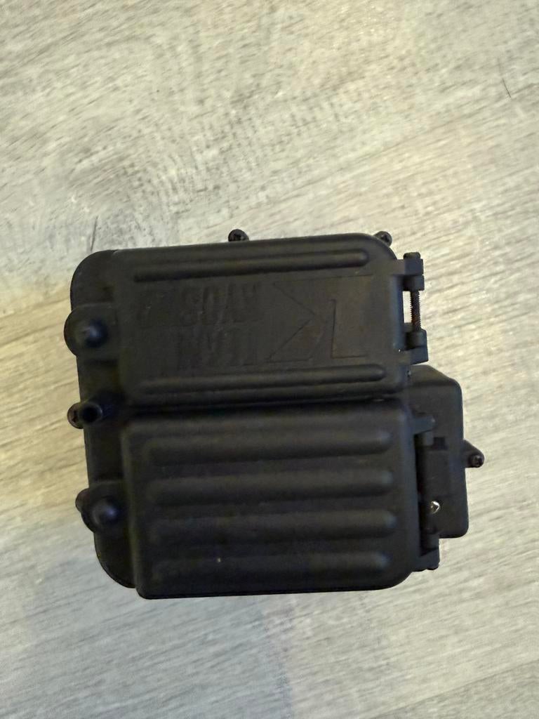 NIEUW! Kyosho reciever/battery box, Nieuw, Ophalen of Verzenden, Onderdeel, Schaal 1:8