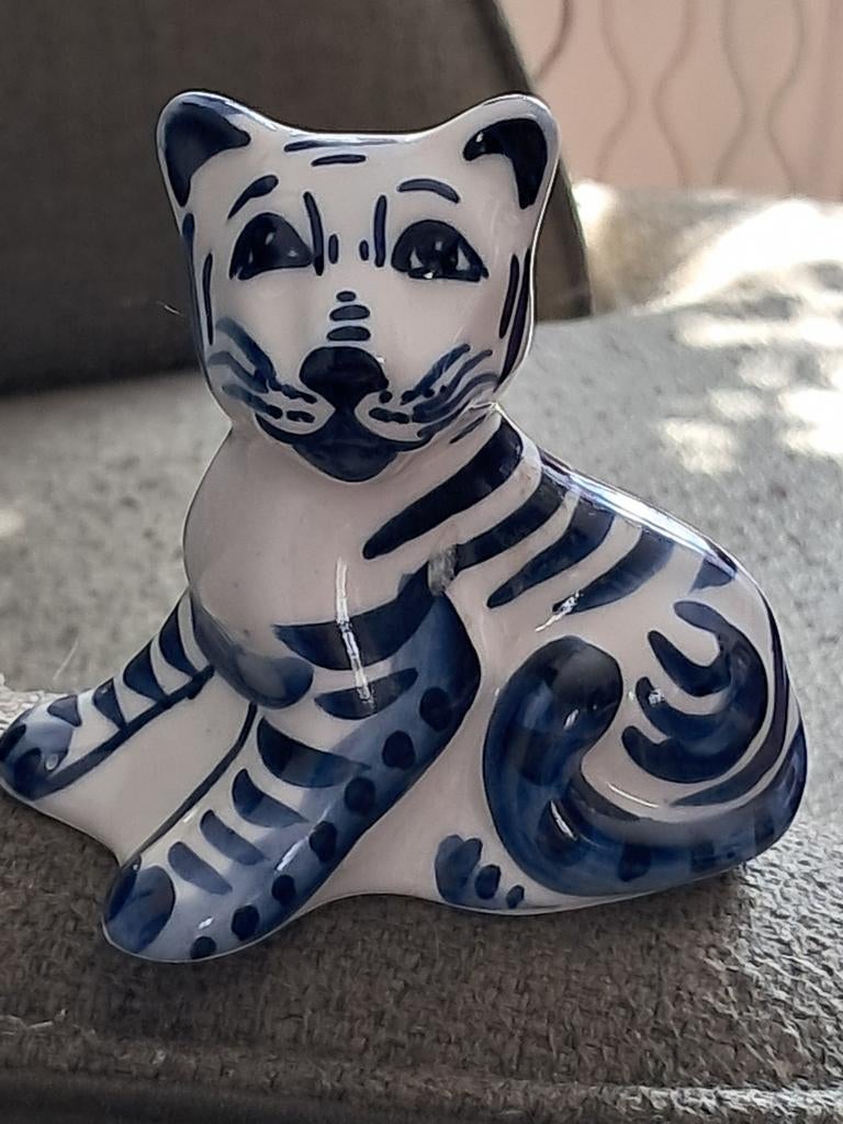 Vintage beeldje poes of tijger uit Rusland, Antiek en Kunst, Antiek | Porselein, Ophalen of Verzenden