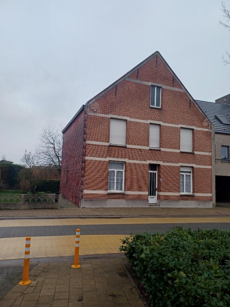 grote te renoveren woning te koop