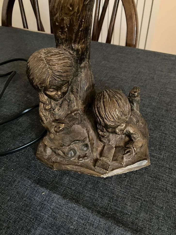 Schemerlamp met unieke bronzen voet - Kinderen lezen, Huis en Inrichting, Lampen | Overige, Gebruikt, Ophalen