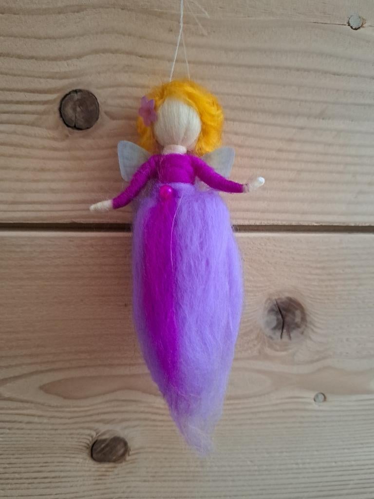 naaldVilt engeltjes/popjes, seizoenstafel, pst 9,50, Ophalen of Verzenden, Zo goed als nieuw, Figuurtje(s)