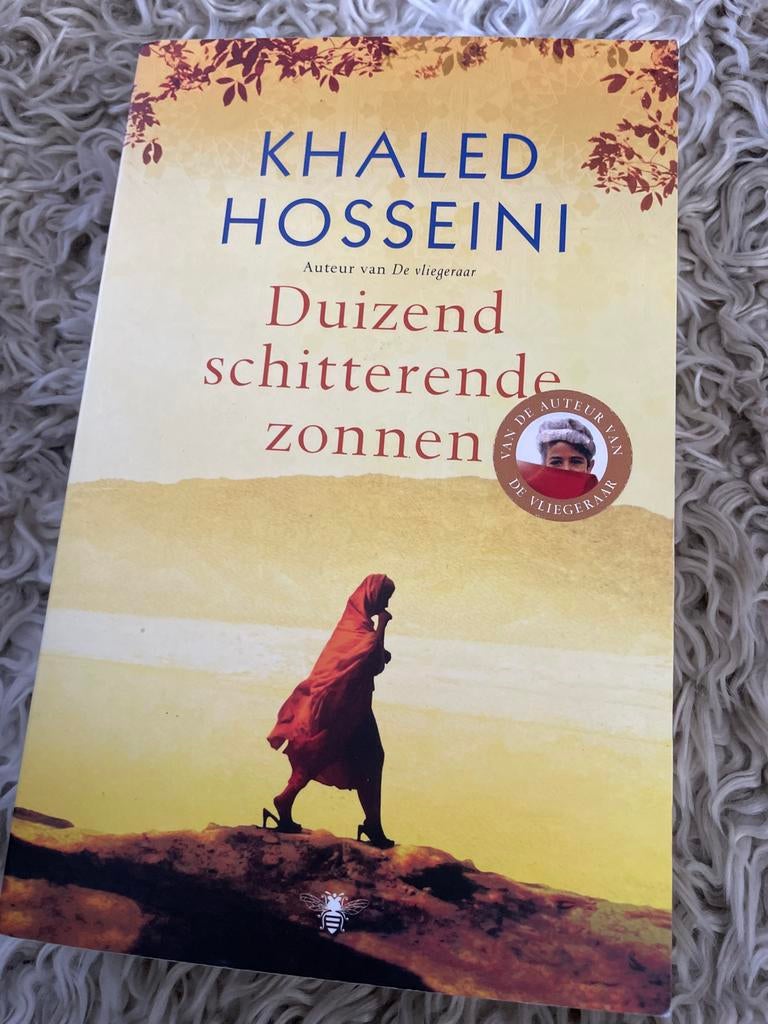 DUIZEND SCHITTERENDE ZONNEN - KHALED HOSSEINI, Boeken, Romans, Ophalen of Verzenden, Gelezen, Nederland
