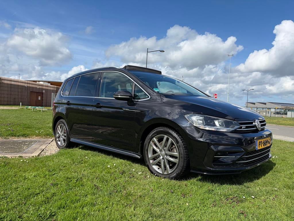 Volkswagen Touran 1.4 TSI 110KW/150PK 7-DSG 2017 Zwart, 4 cilinders, 7 stoelen, Zwart, Origineel Nederlands