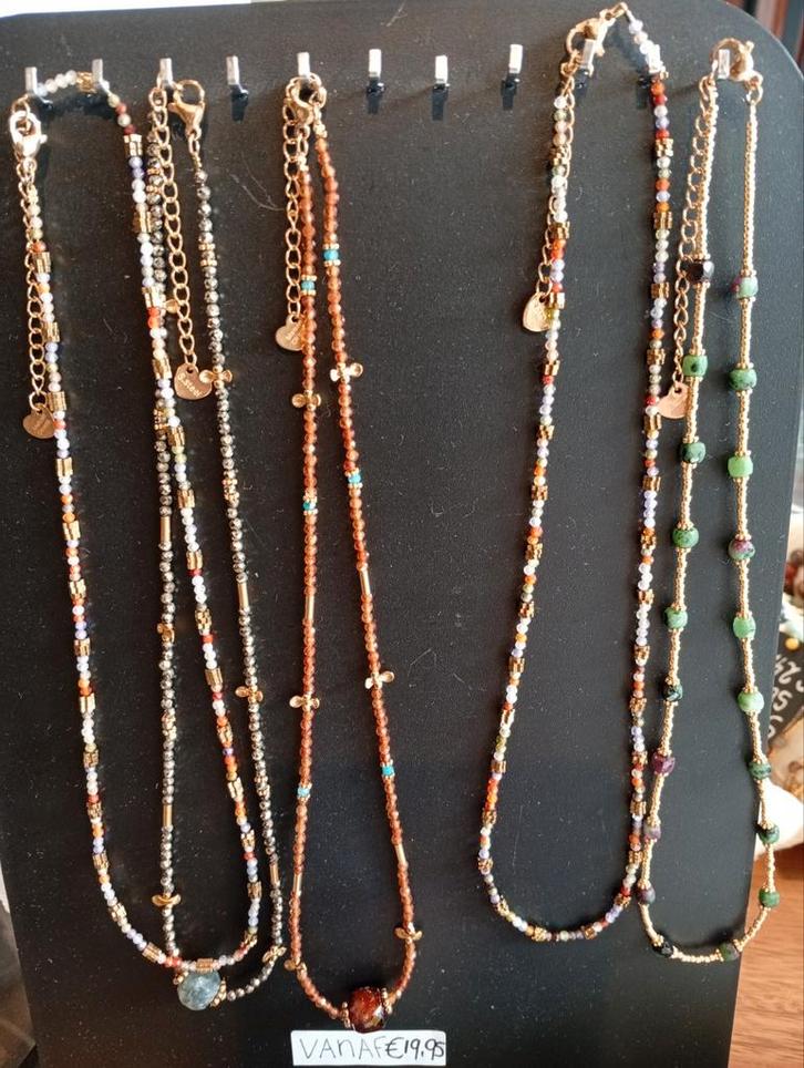 Kettingen Indiase stijl glinsterend, Sieraden, Tassen en Uiterlijk, Kettingen, Steen of Mineraal, Ophalen of Verzenden