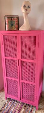 Capri Pink/Roze/Webbing/Kast, Ophalen