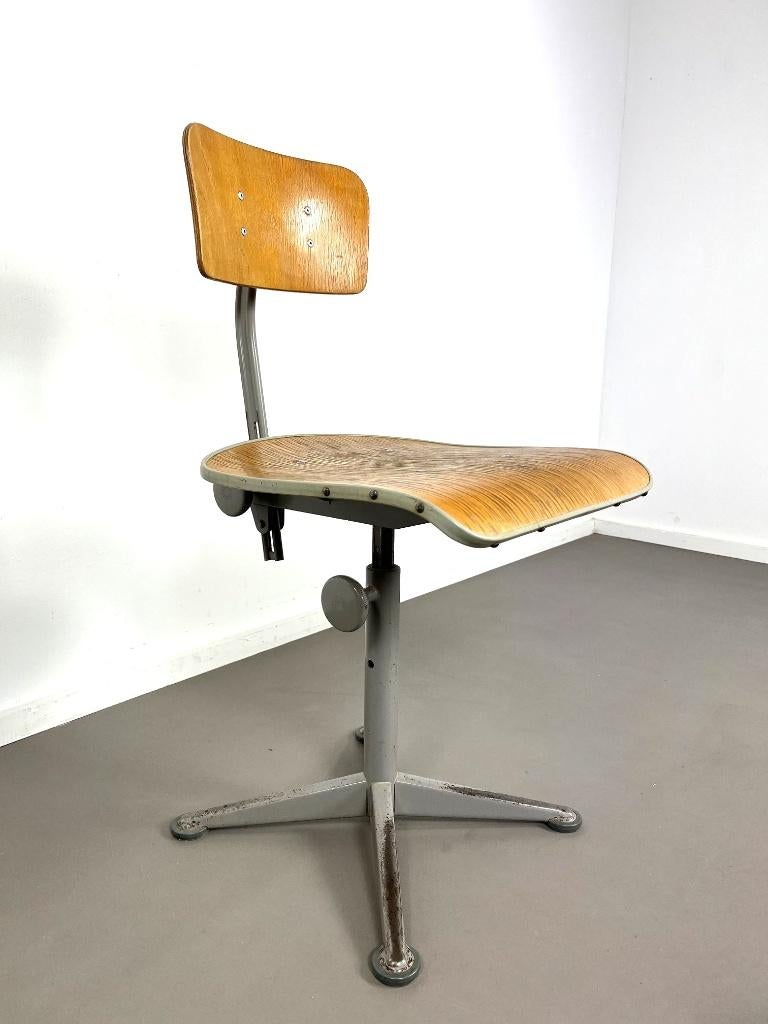 Industriële tekenkruk Friso Kramer, Ahrend/de Cirkel 1960, Ophalen, Gebruikt, Zwart, Bureaukruk