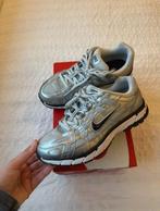 Nike P-6000, Ophalen of Verzenden, Zo goed als nieuw, Sneakers of Gympen