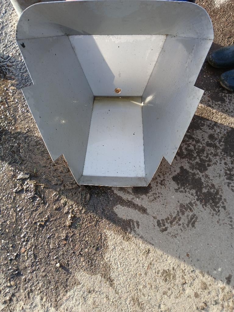 voerbakken vee, Ophalen, Nieuw