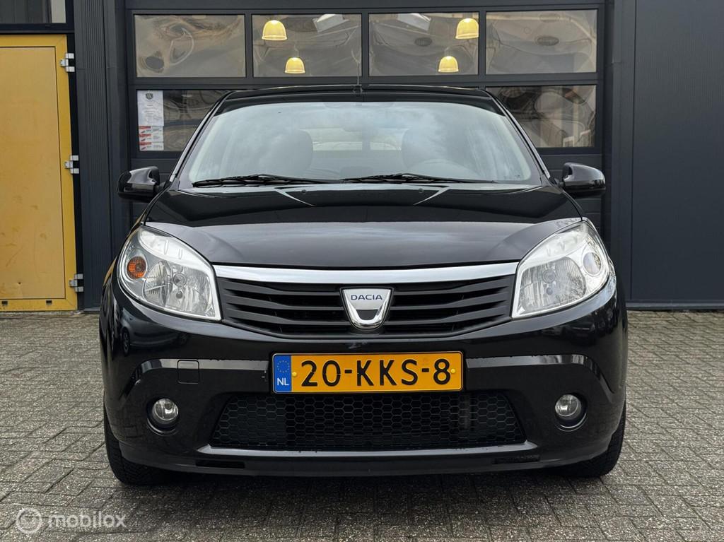 Dacia Sandero 1.2 Lauréate | Airco | trekhaak, Voorwielaandrijving, Gebruikt, 31 €/maand, Zwart